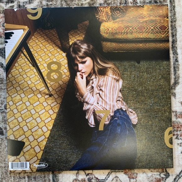 Taylor Swift Vinyls: 1989, Reputation, Lover and Midnights. THE BOPS COLLECTION! - Picture 14 of 15